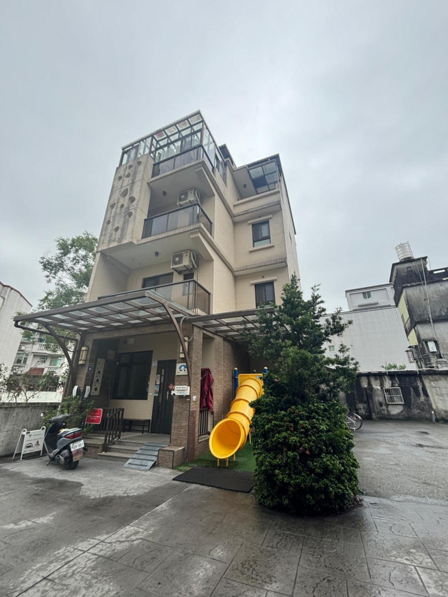 充電樁 羅東木村電梯民宿luodong Tree Bnb 雲朵朵二館 免費洗衣機 烘衣機 星巴克咖啡豆 國旅卡特約店 Exterior photo